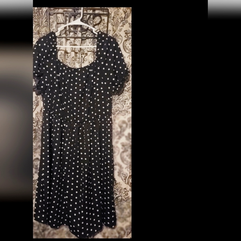 👗Vintage style b/w polka dot dress👗